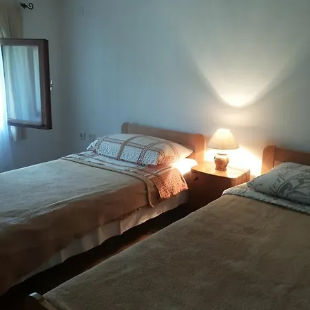 Sara בית הארחה