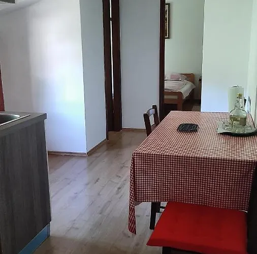 Sara Gostinjska kuća 3*