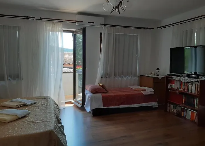 Gostinjska kuća Sara Podhum