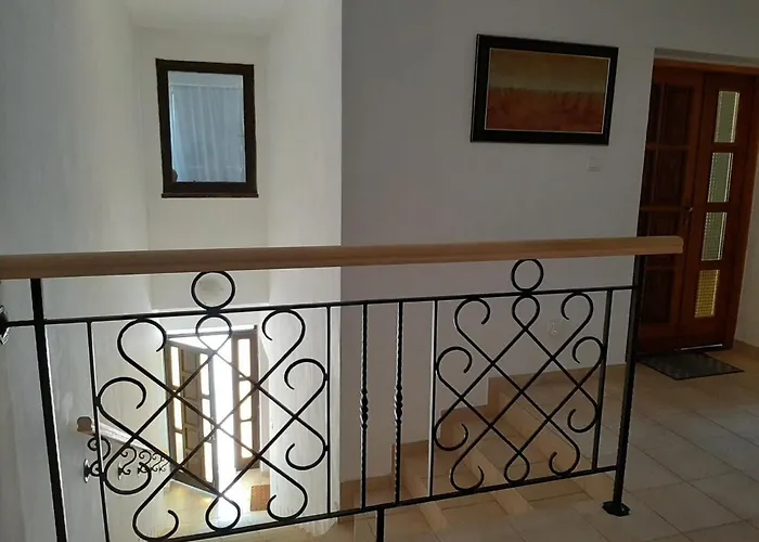 Gostinjska kuća Sara Podhum