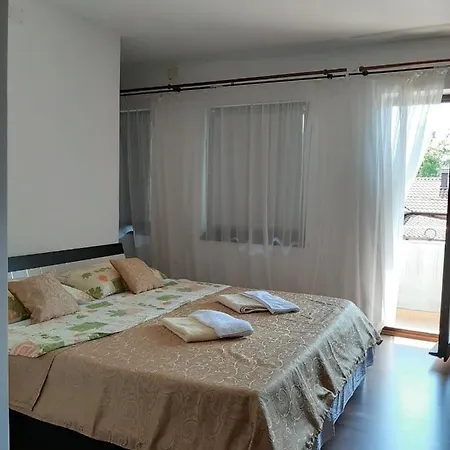 Sara 3*