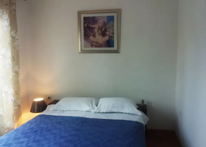 Sara Guest house
